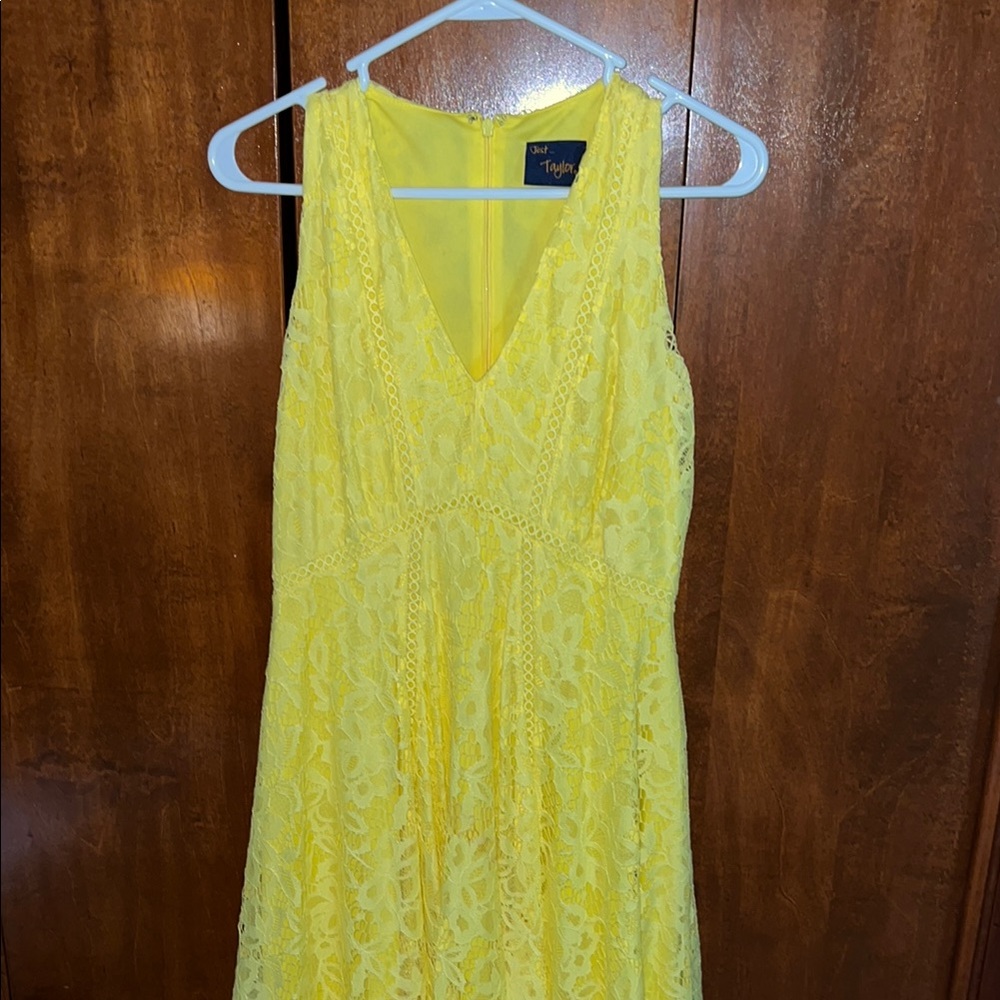 Just Taylor Yellow Lace Sleeveless Dress
